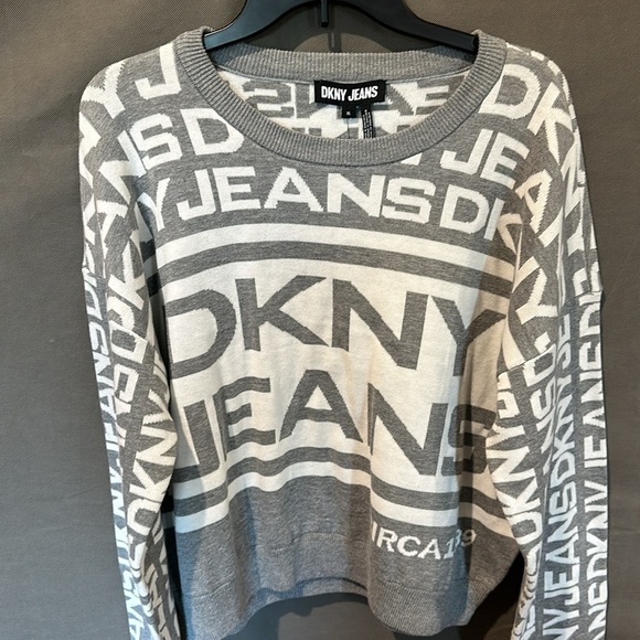 NWT DKNY Women’s Crop Gray White XL Sweater - Picture 2 of 9